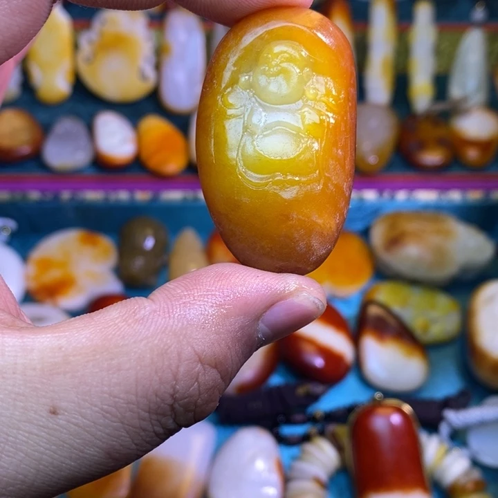 和田玉未镶嵌吊坠(赠链)