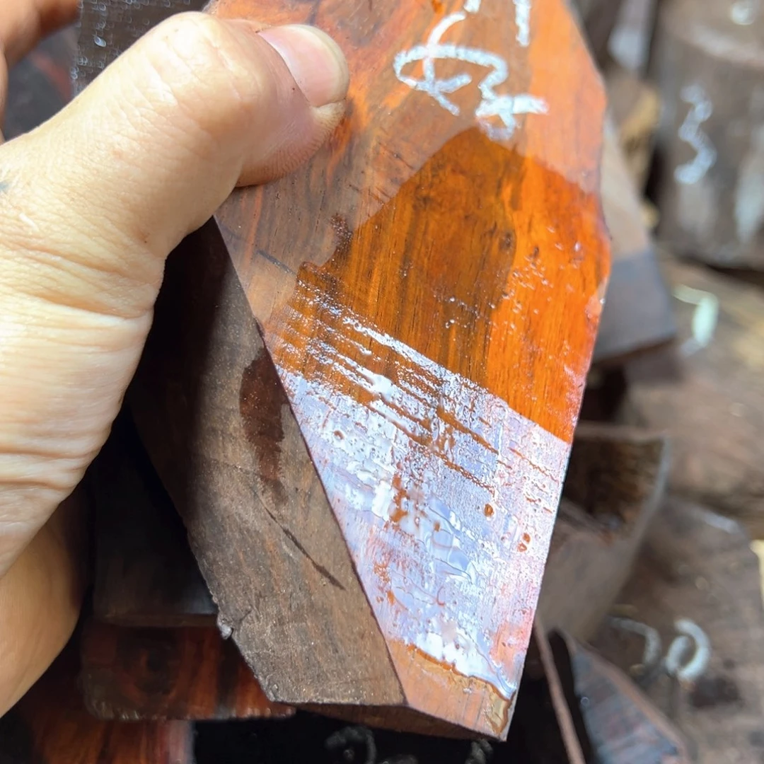 刚***你交趾黄檀（大红酸枝）