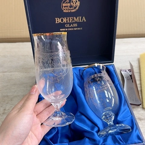 精品瓷器。