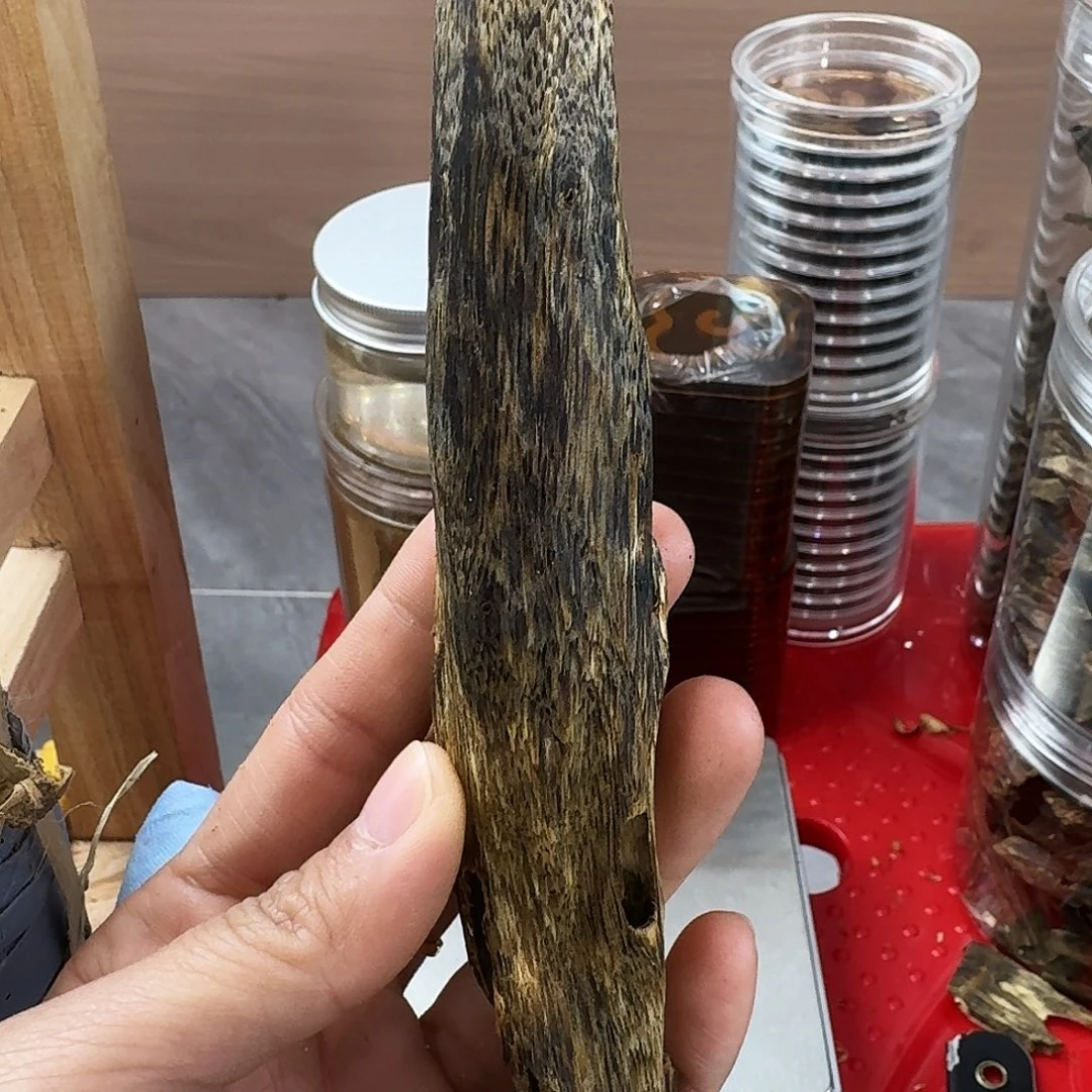 香料绿奇楠虫漏白棋27克