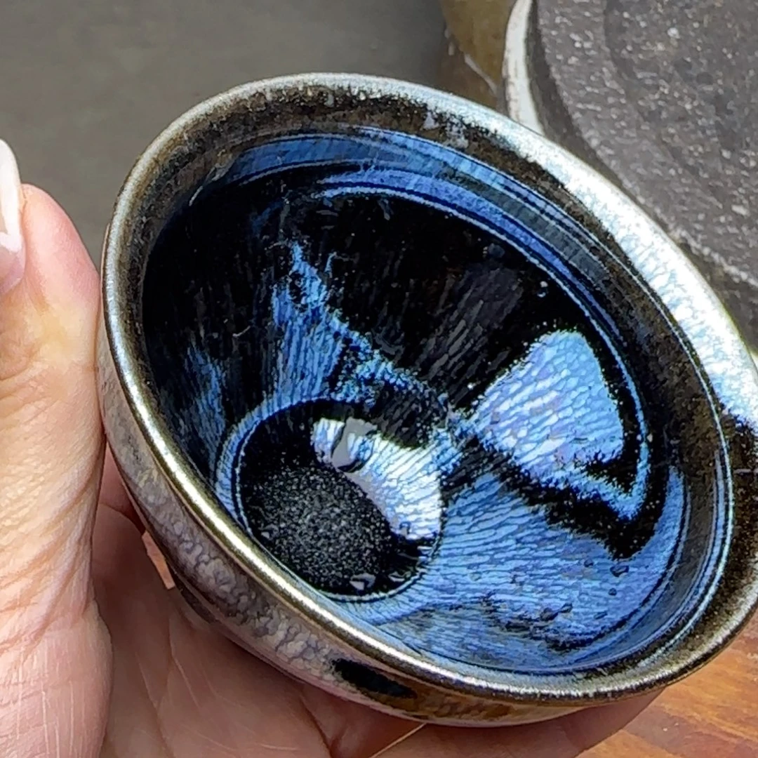 茶盏玲珑茶香飘满山红叶