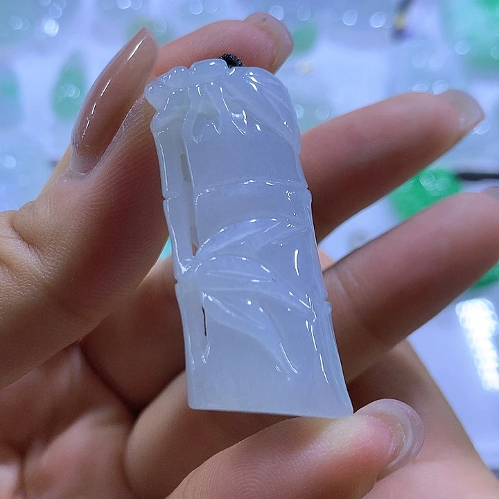 翡翠未镶嵌颈饰天然翡翠A货吊坠