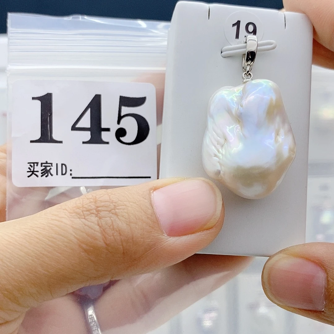 钛钢淡水珍珠颈饰