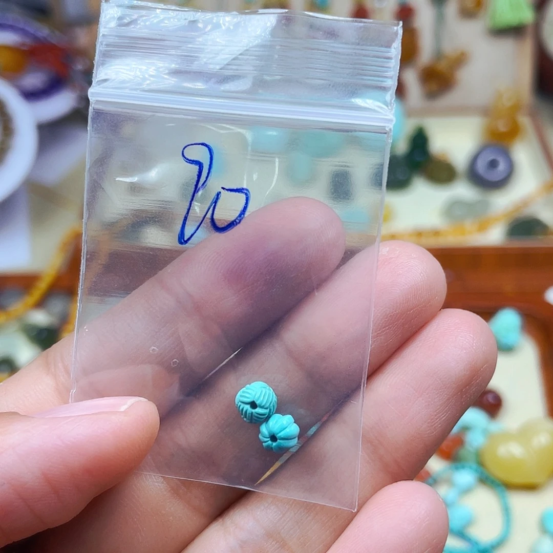 郭****琥珀未镶嵌裸石订制