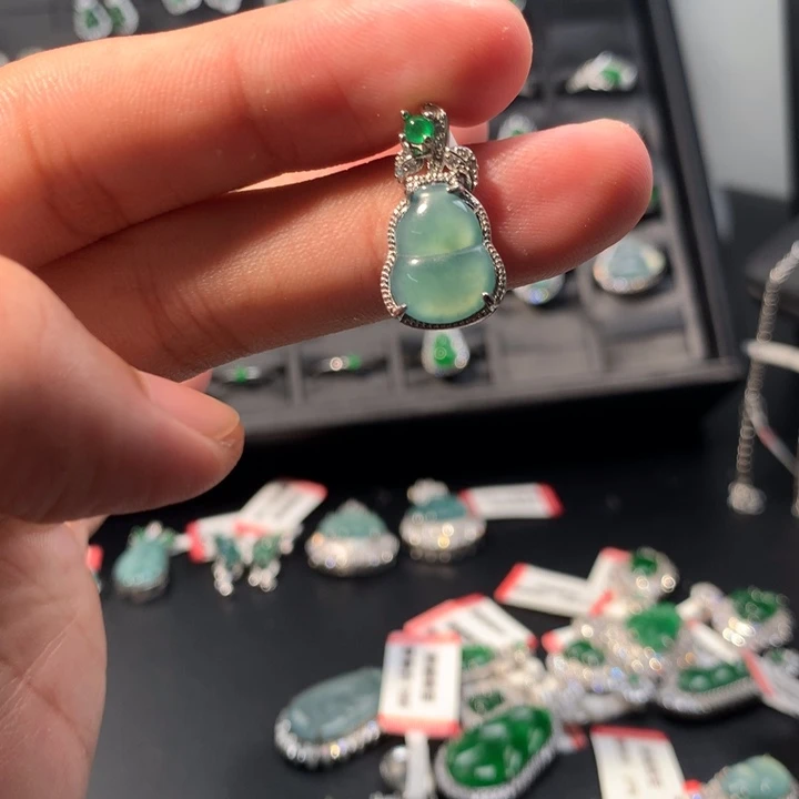 翡翠未镶嵌吊坠(不含链)