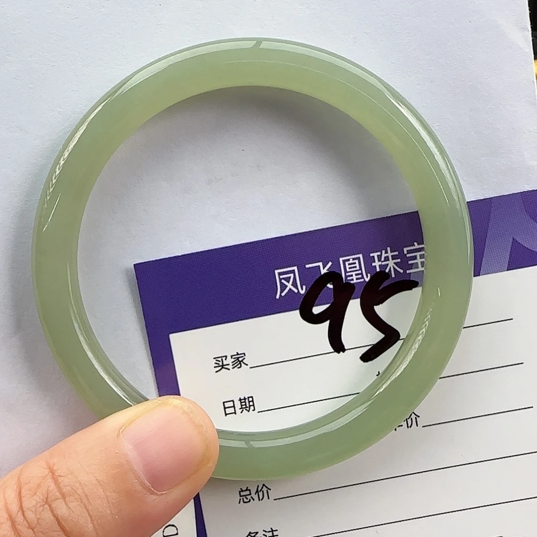 和田玉手镯未镶嵌55.56