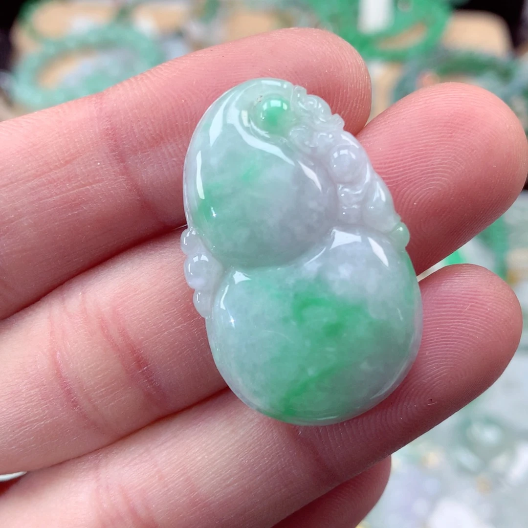 翡翠颈饰未镶嵌翡翠吊坠