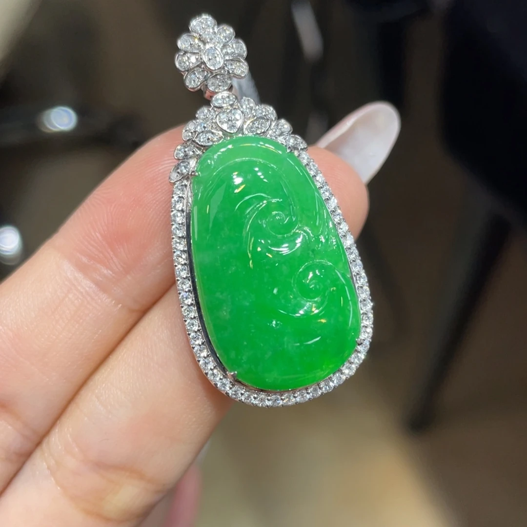 翡翠颈饰18K金镶嵌天然缅甸翡翠a货