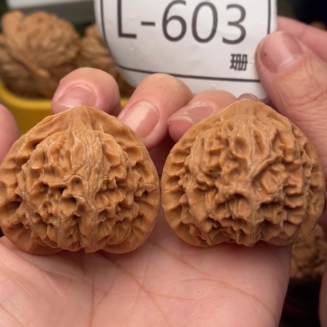 文玩核桃把件宫灯39….