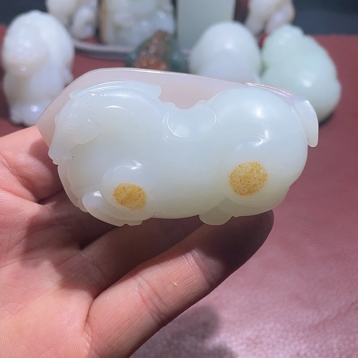 和田玉未镶嵌把件