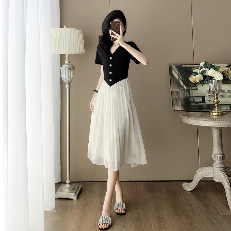 黑色高级感V领连衣裙女夏季爆款收腰显瘦气质拼接长款假两件裙子