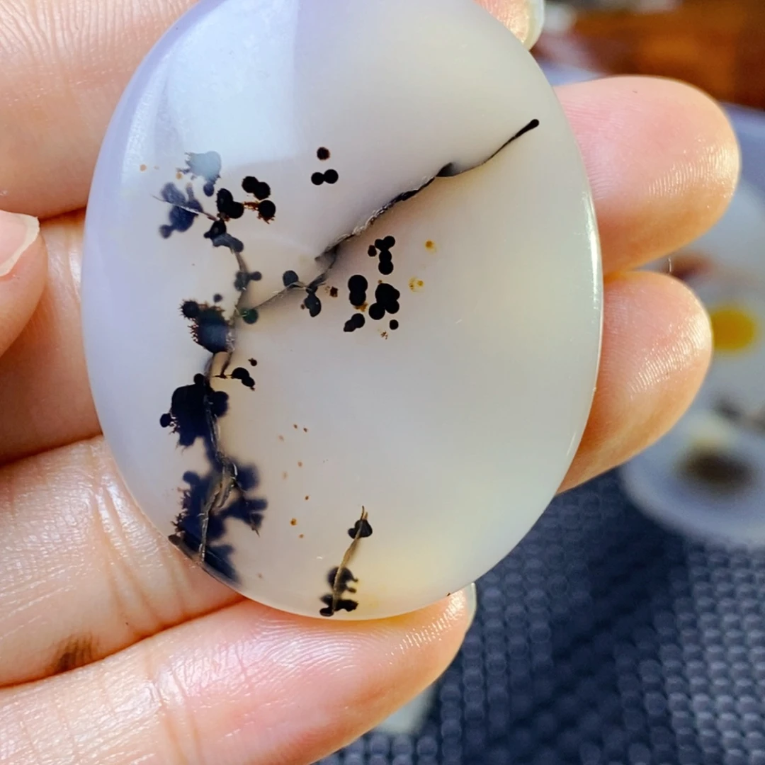 冷***贵玛瑙/玉髓未镶嵌珠宝半成品