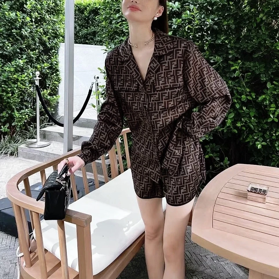 99新 FENDI/芬迪 深棕色双F满印翻领桑蚕丝衬衫 99新 GM005218