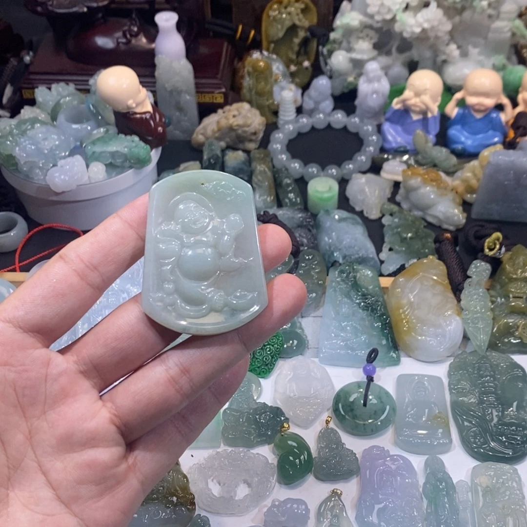 翡翠未镶嵌吊坠(不含链)逍遥佛