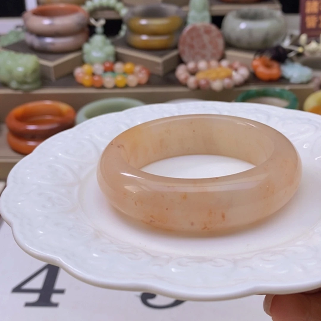 【闪购商品】未镶嵌手镯石英岩玉
