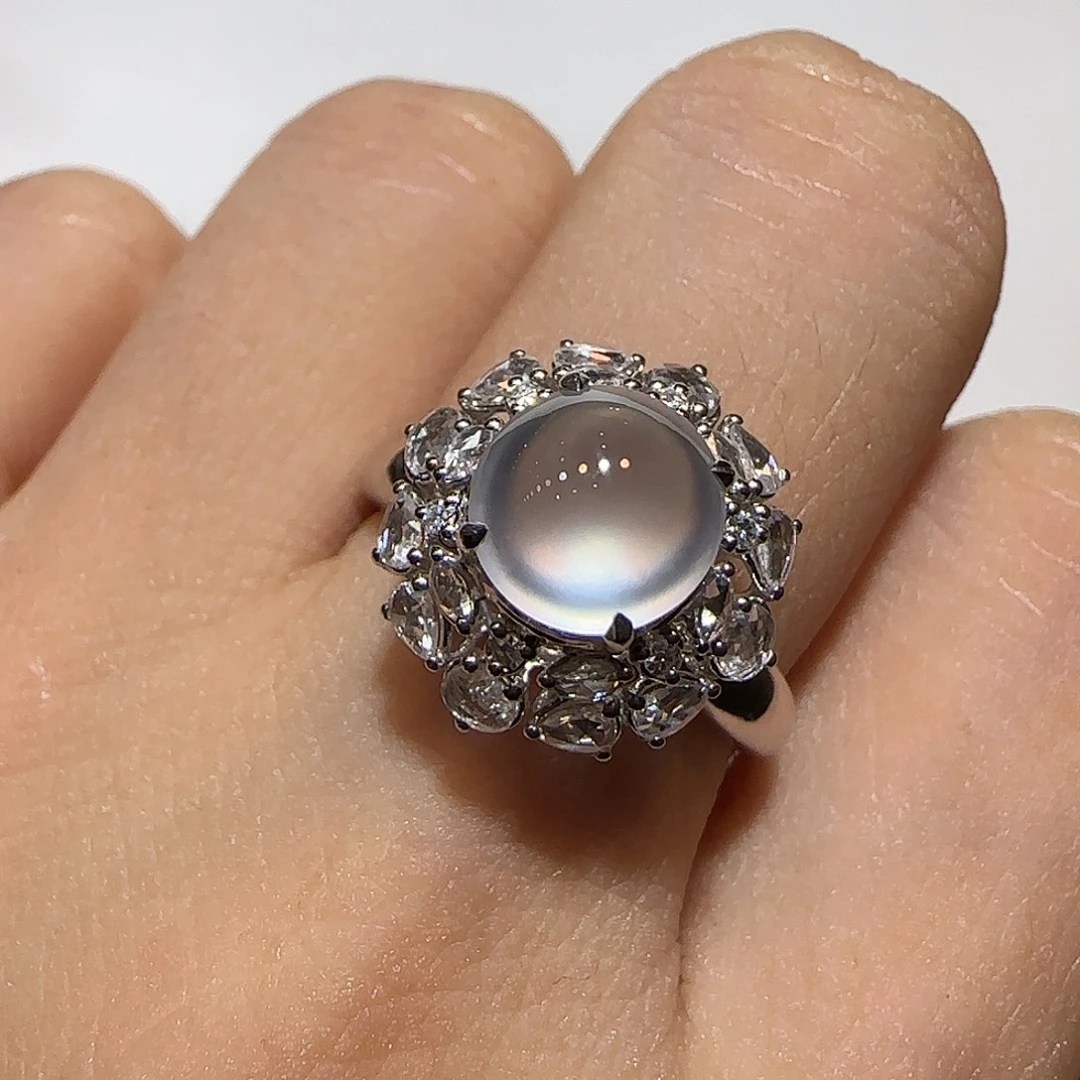 翡翠18K金镶嵌戒指蛋面