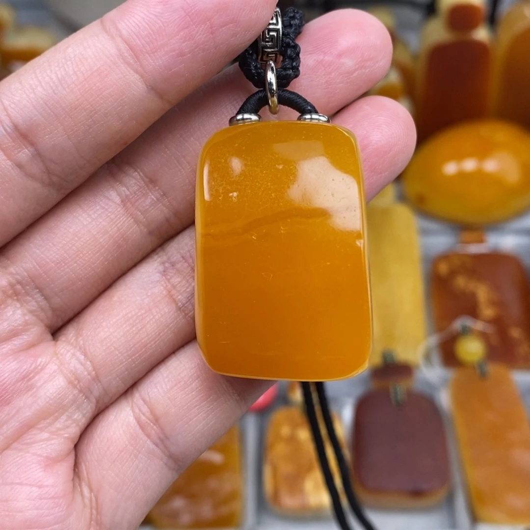 琥珀未镶嵌珠宝奇石