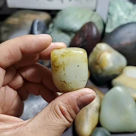 未镶嵌和田玉（糖玉）挂件
