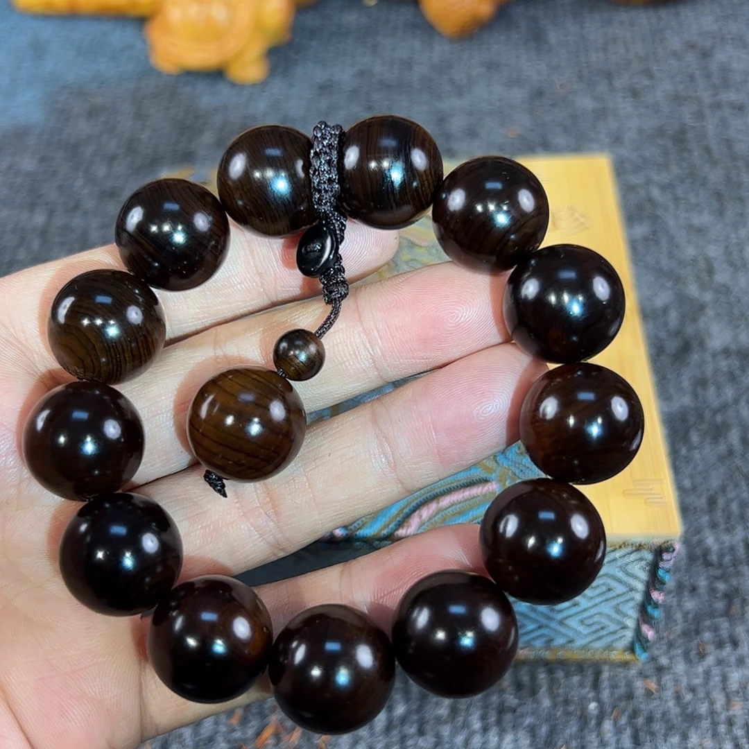 崖柏太行崖柏绿色，绿节油，崖柏五灵脂18圆珠