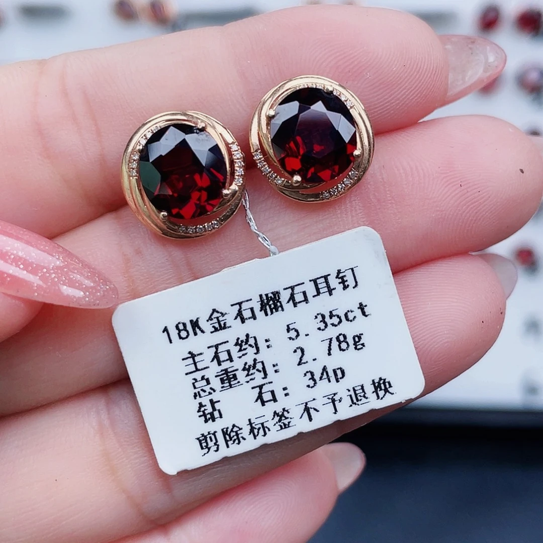 18K金镶嵌耳饰石榴石