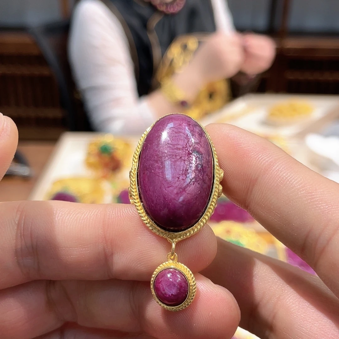 锦纶铁合金戒指红宝