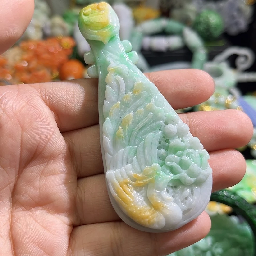 翡翠未镶嵌颈饰待编织