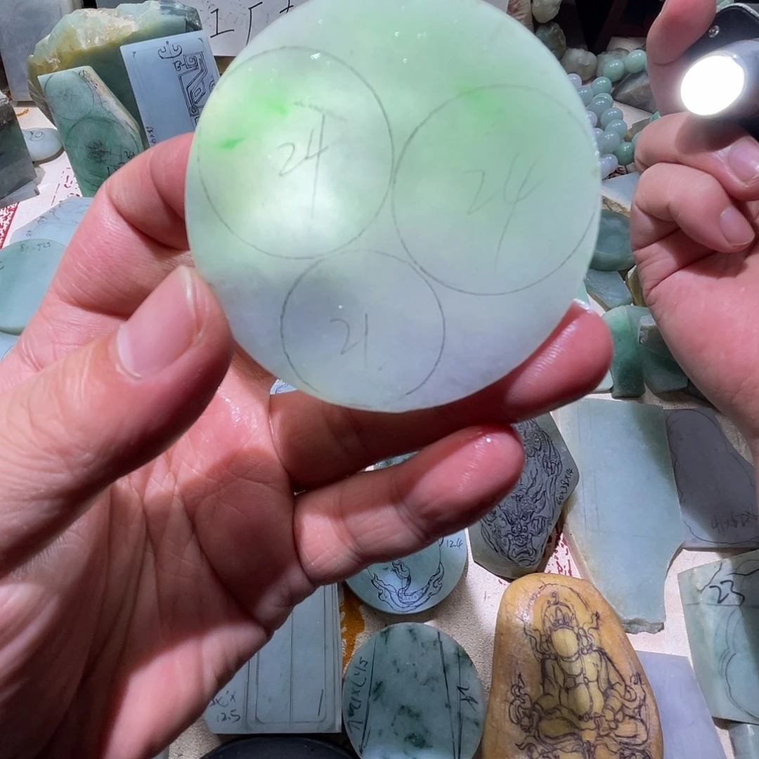 翡翠未镶嵌颈饰天然缅甸A货翡翠毛料