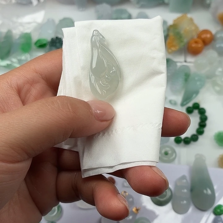 翡翠未镶嵌颈饰纯天