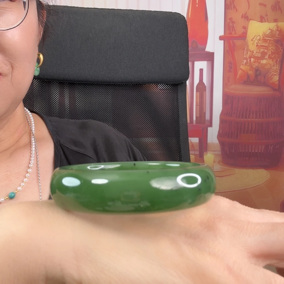 和田玉（碧玉）未镶嵌手镯