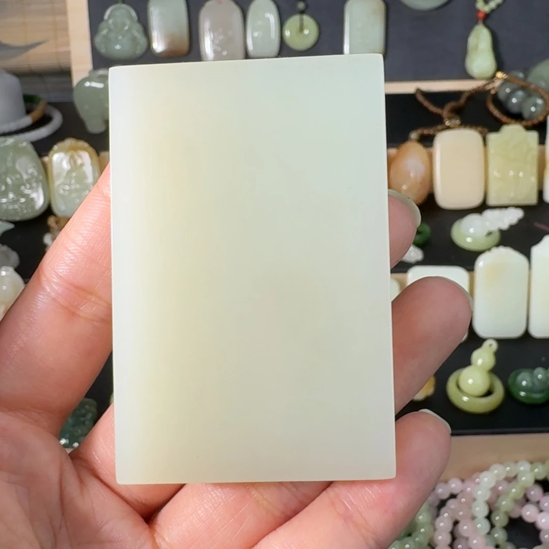 桂***娃颈饰未镶嵌和田玉