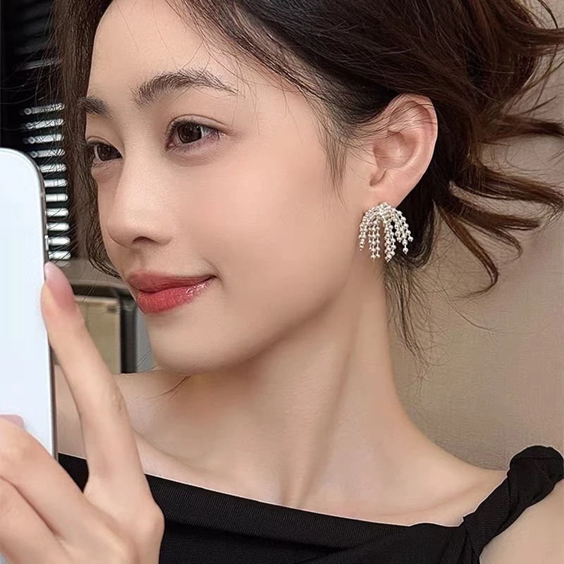 铜合金硅胶耳饰 小众轻奢气质流苏ins耳环高级感金属风耳夹名媛风