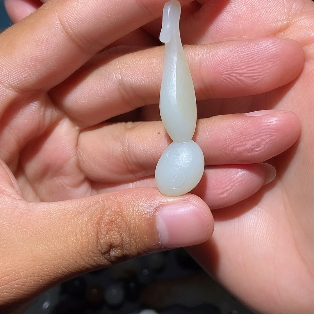 周***舫和田玉（糖玉）未镶嵌颈饰