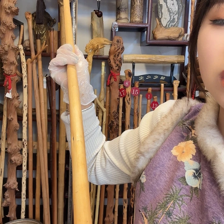 铁匠们都在为他做什么