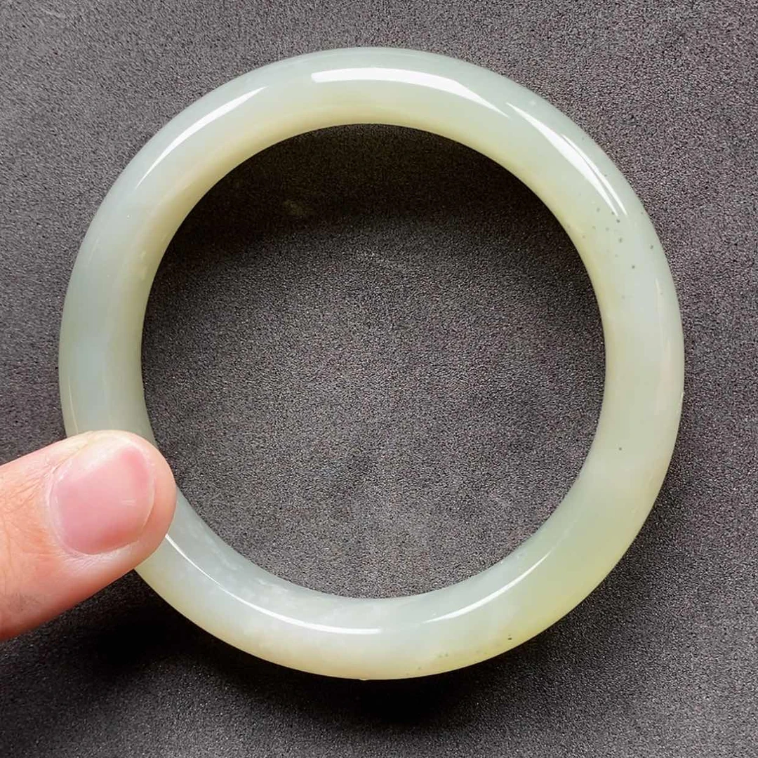 【闪购商品】未镶嵌手镯和田玉57口926