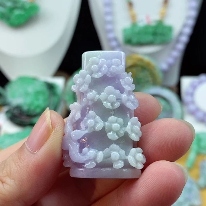 翡翠颈饰未镶嵌翡翠吊坠