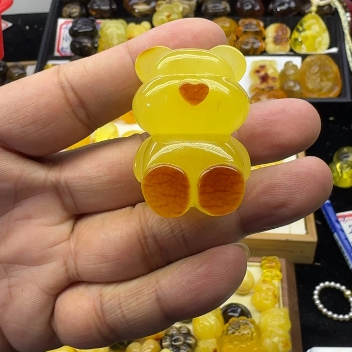 蜜蜡未镶嵌颈饰俏色小熊