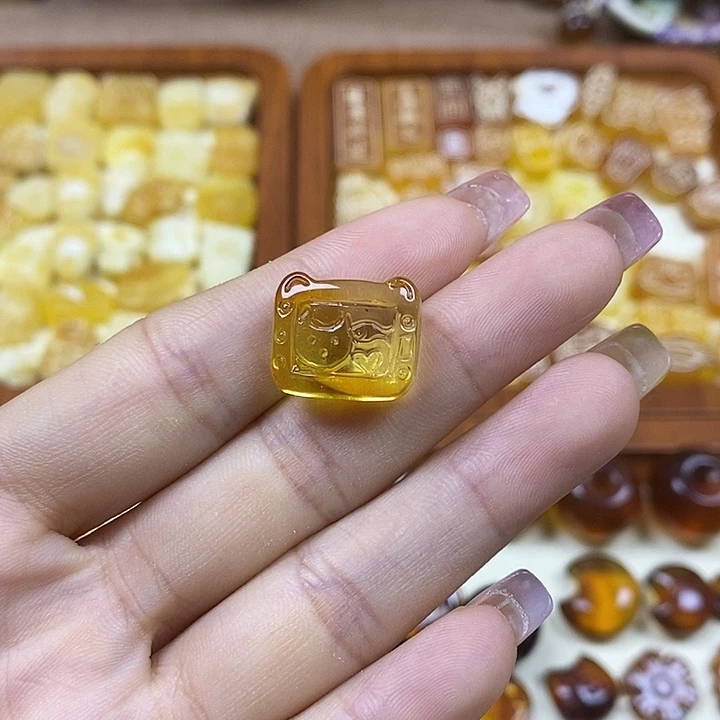 吊坠橄榄核电视机208