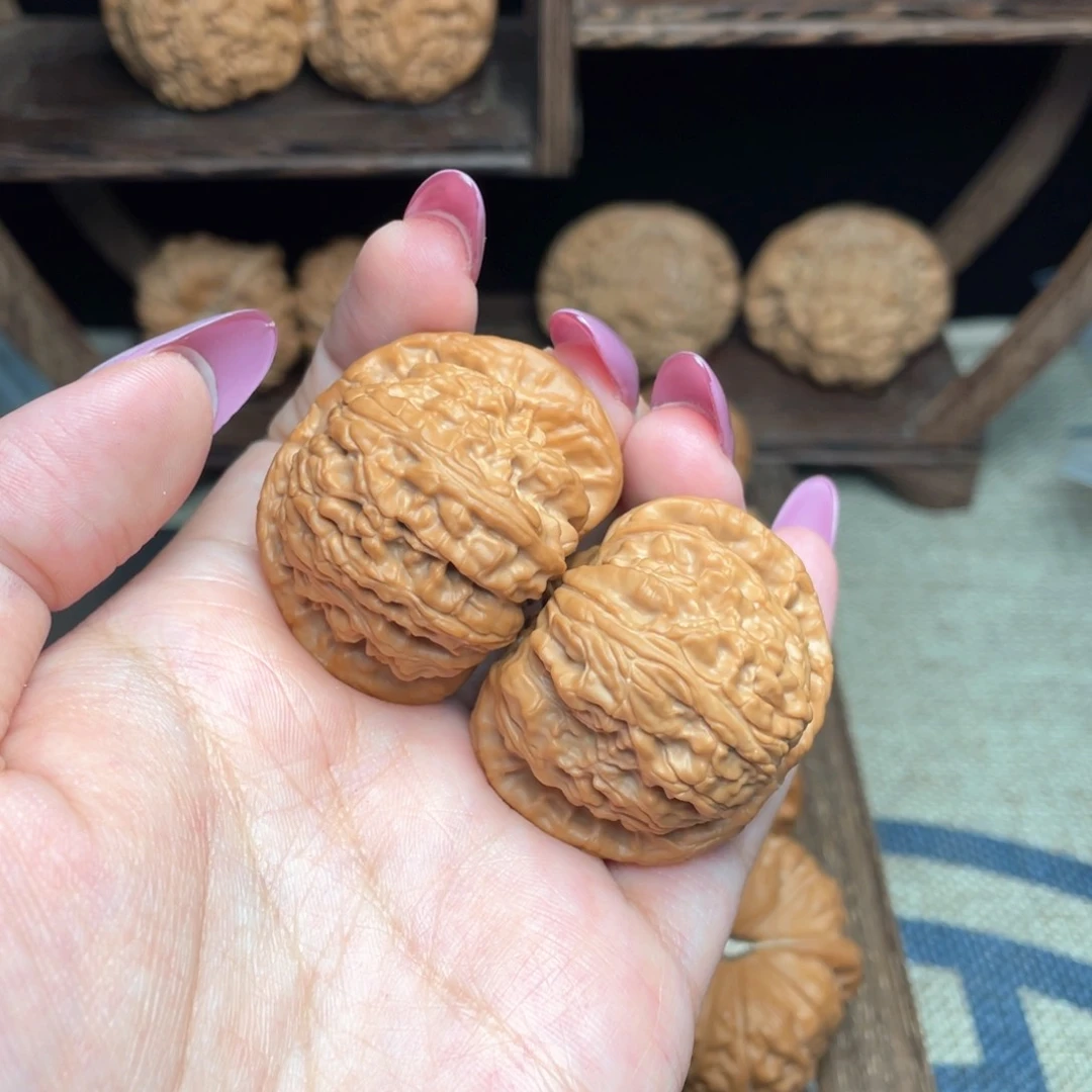 文玩核桃吊坠J****）40白狮子