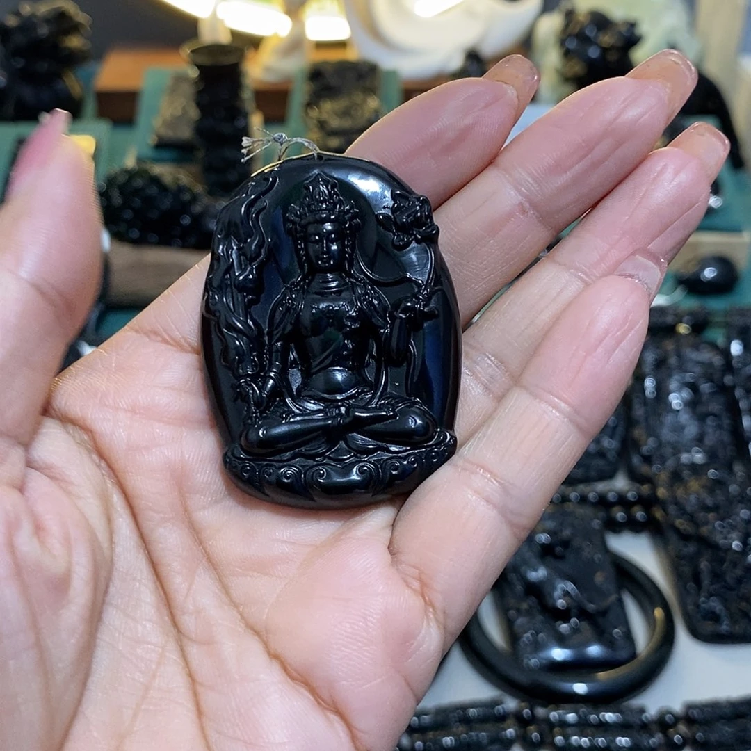 ****鱼未镶嵌蛇纹石玉颈饰