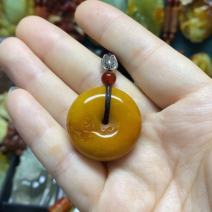 未镶嵌岫玉吊坠(赠链)