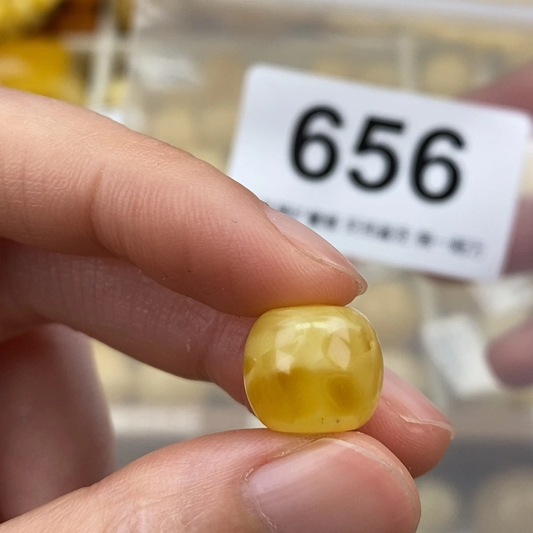 蜜蜡未镶嵌珠宝奇石12.3