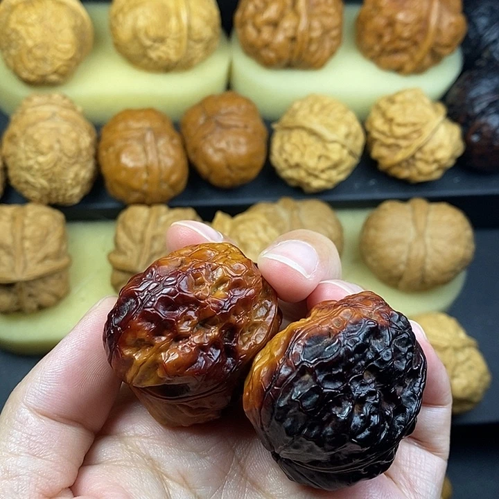 文玩核桃吊坠七彩穿山甲40