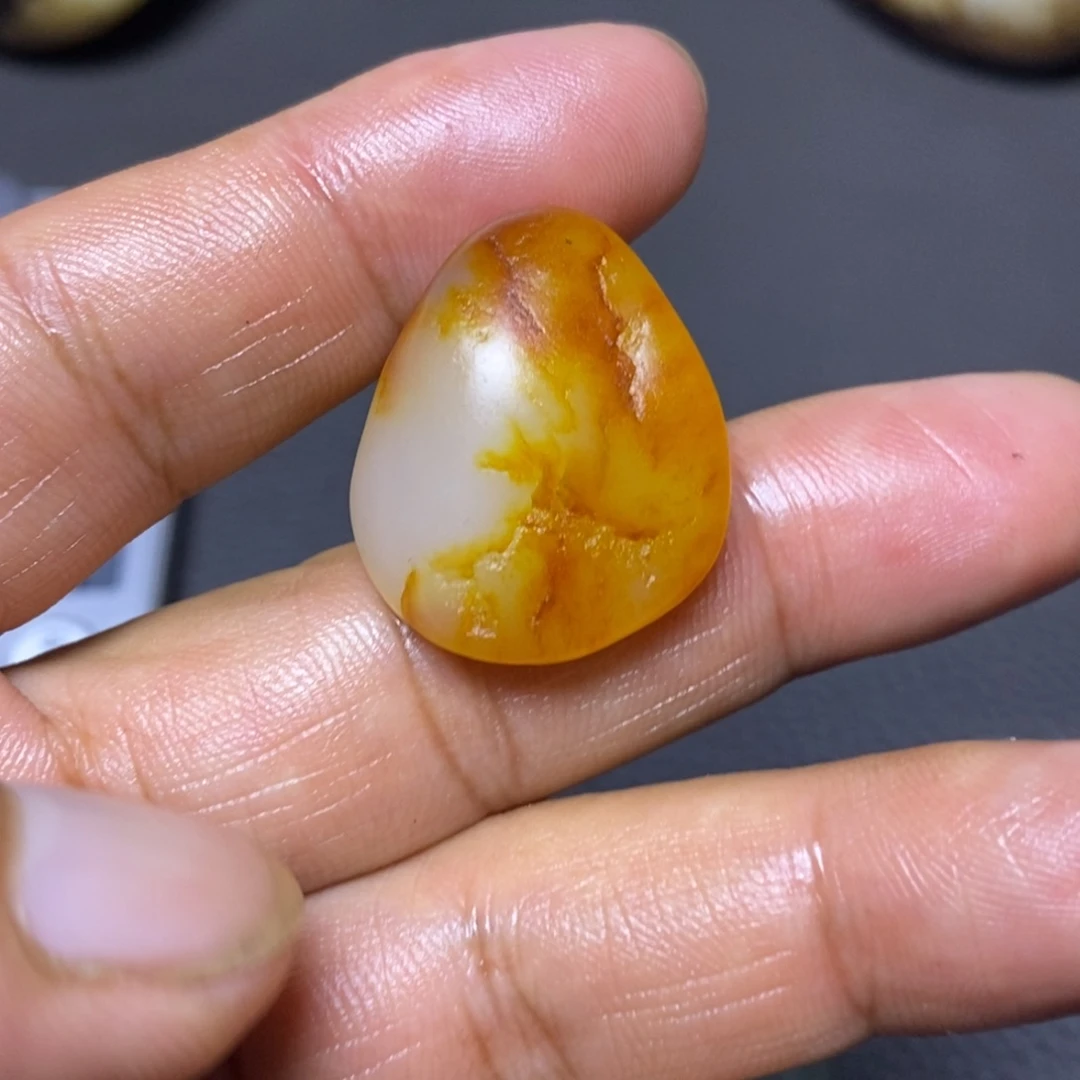 未镶嵌和田玉（糖玉）挂件