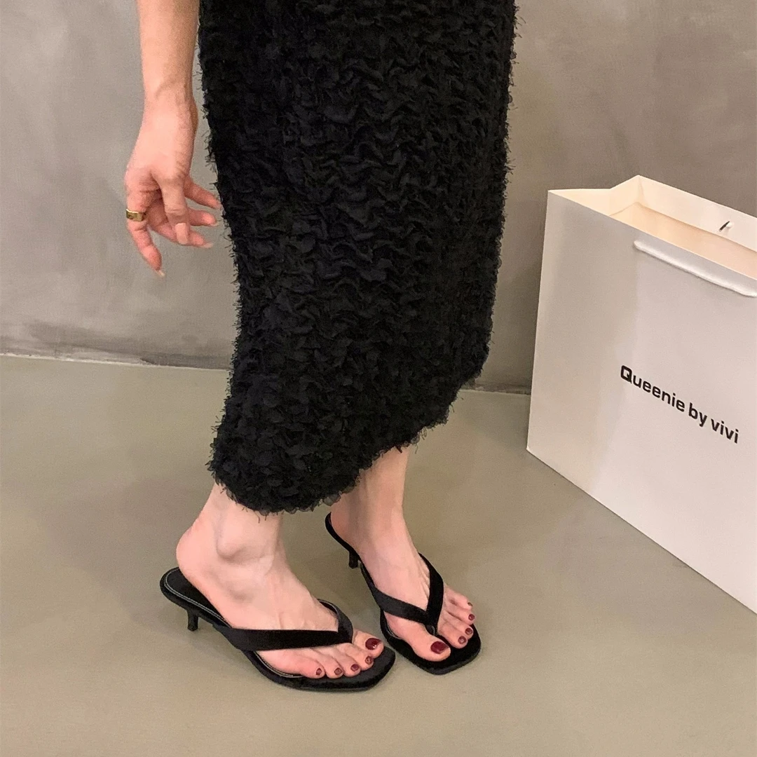 法式小高跟夹脚人字拖鞋女鞋子外穿2025夏季黑色气质凉拖凉鞋