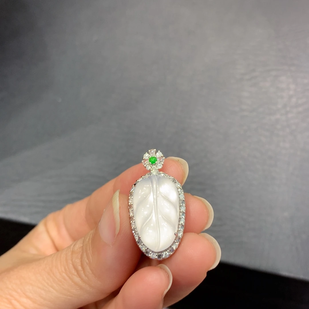 吊坠(不含链)18K金镶嵌翡翠