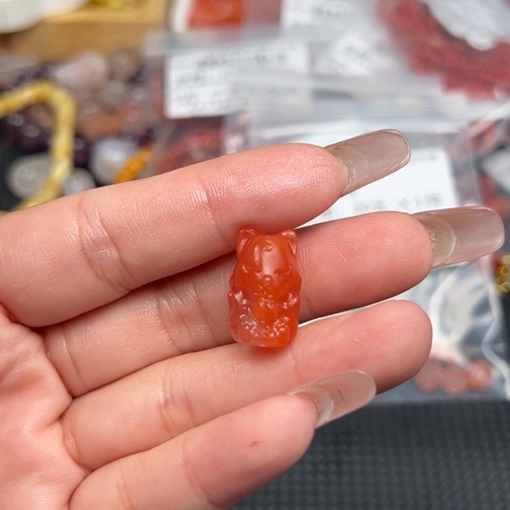 颈饰未镶嵌南红玛瑙