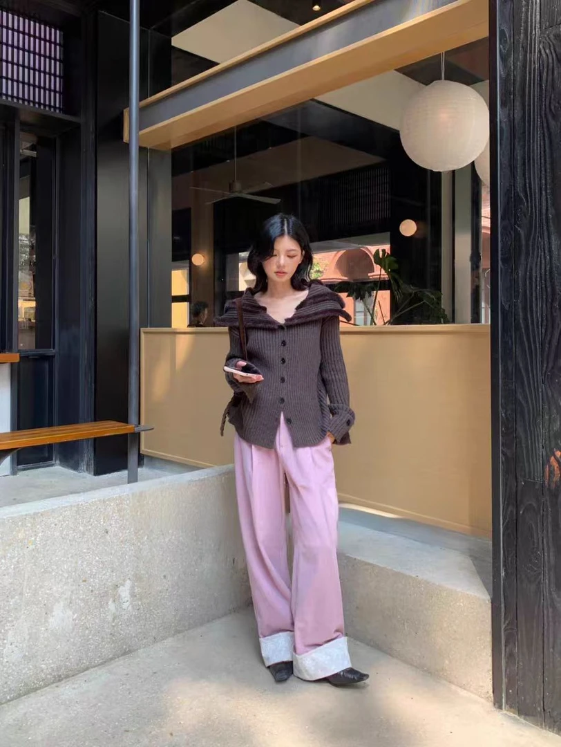 【奥莉】2025秋冬：复古翻边刺绣直筒阔腿拖地长裤31852