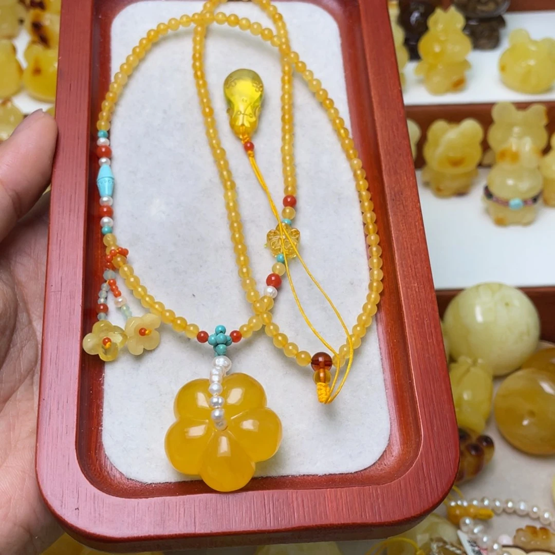 琥珀吊坠(赠链)未镶嵌