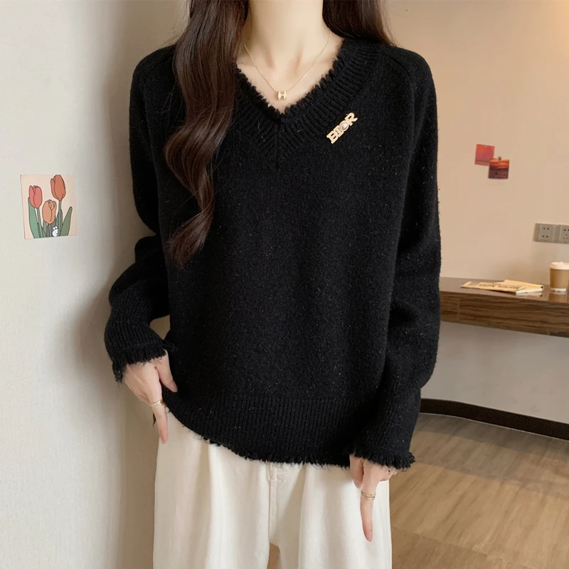 大码针织衫秋冬毛衣洋气内搭显瘦宽松遮肚子胖mm外穿v领流苏上衣