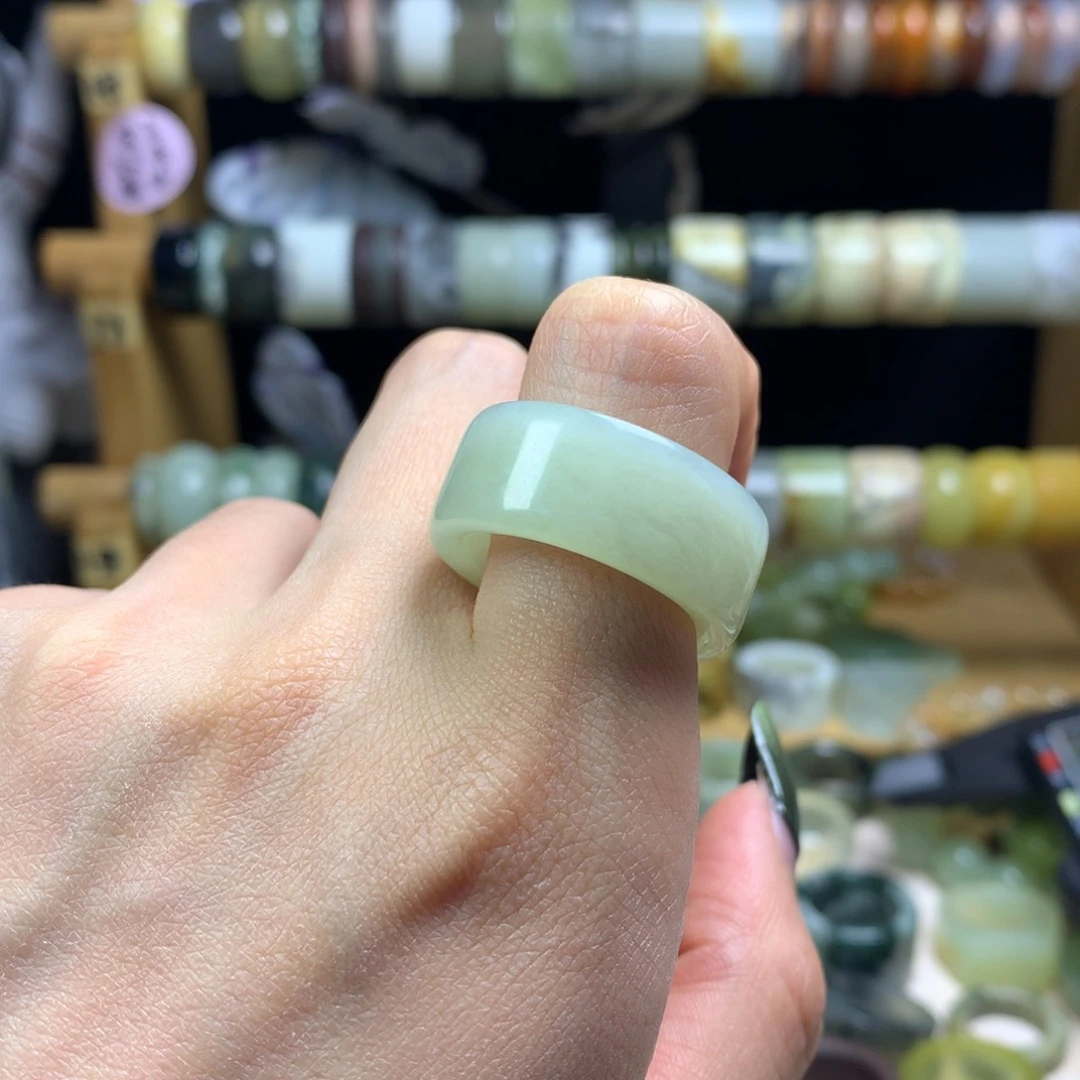 蛇纹石玉未镶嵌戒指马***功